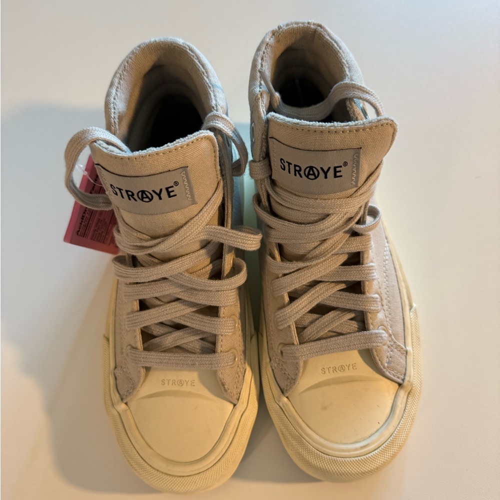 Straye Women's Athletic Shoes in Cream